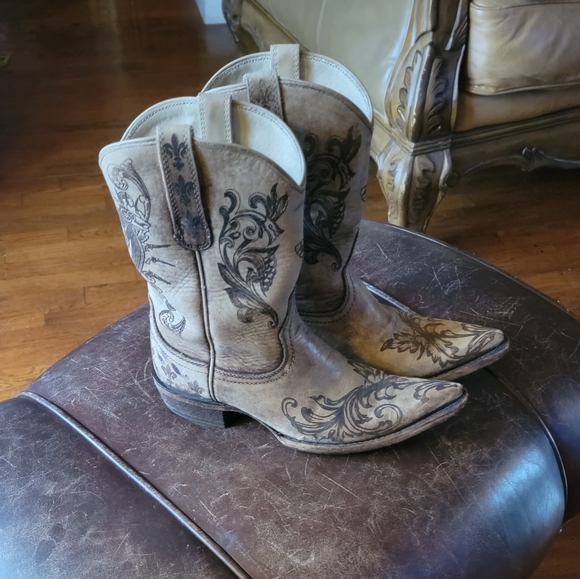 Ariat Women's Laser Etched Pegosa Steampunk Western Boots Size 6B - Picture 4 of 10